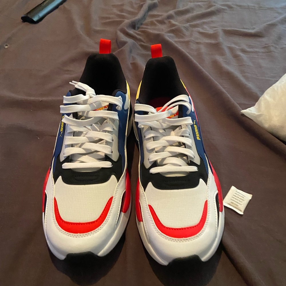 SNEAKER